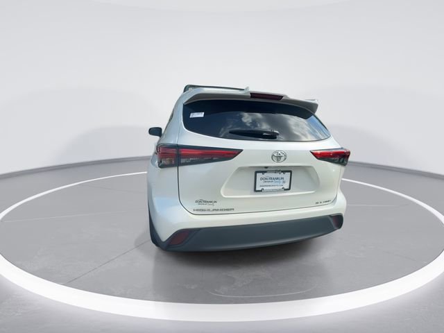 Used 2021 Toyota Highlander XLE image 7