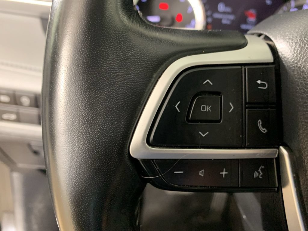 Used 2023 Toyota Highlander XLE AWD/4WD image 21