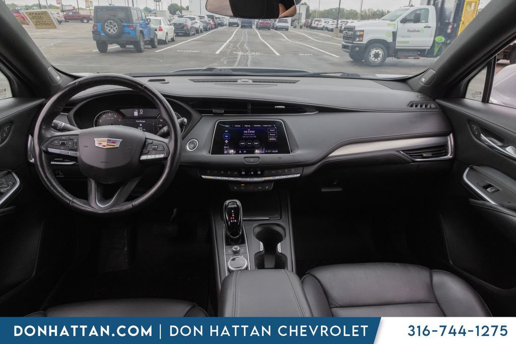 Used 2020 Cadillac XT4 Premium Luxury w/ Cold Weather Package AWD/4WD image 4