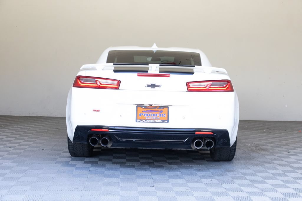 Used 2018 Chevrolet Camaro SS RWD image 12