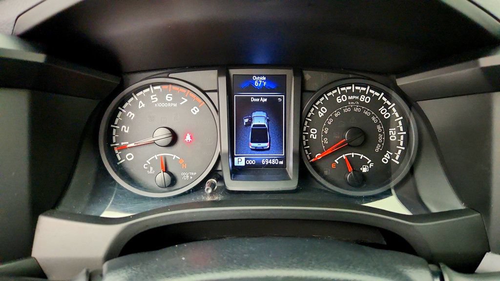 Used 2018 Toyota Tacoma SR RWD image 13