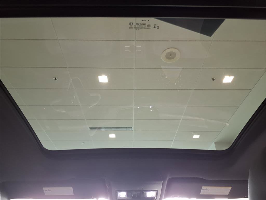 New 2026 Volkswagen Tiguan SE R-Line image 5