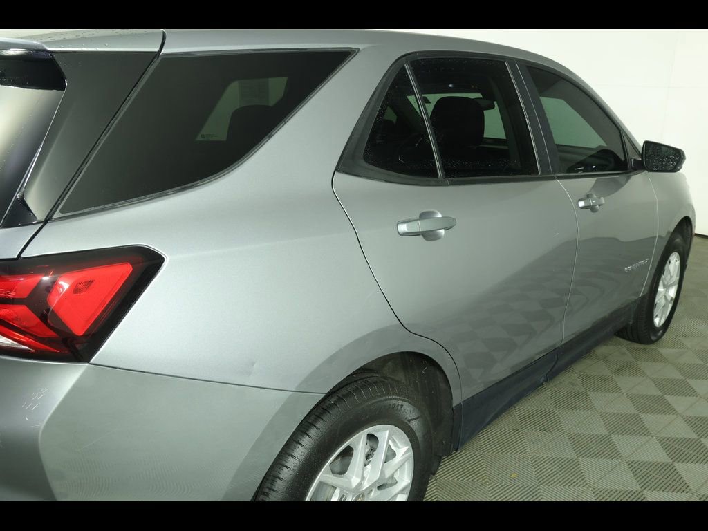 Used 2024 Chevrolet Equinox LS w/ LS Convenience Package image 18