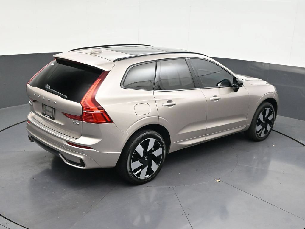 Used 2025 Volvo XC60 T8 Plus w/ Protection Package Premier AWD/4WD image 14