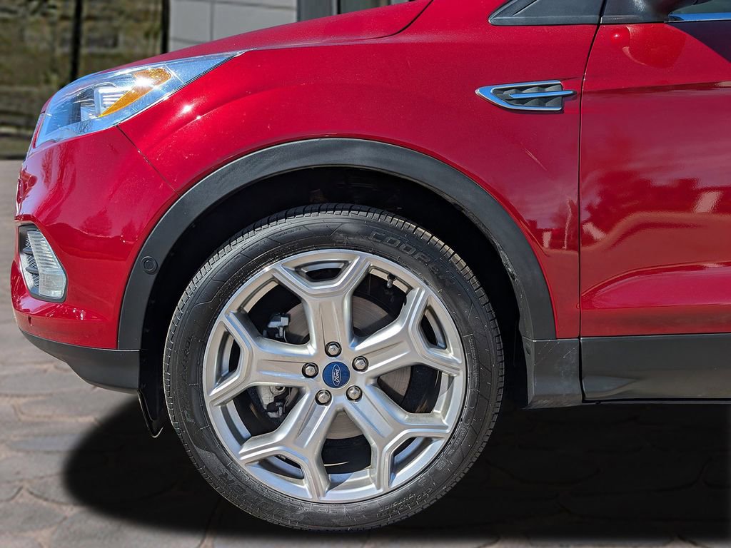 Used 2019 Ford Escape Titanium image 11