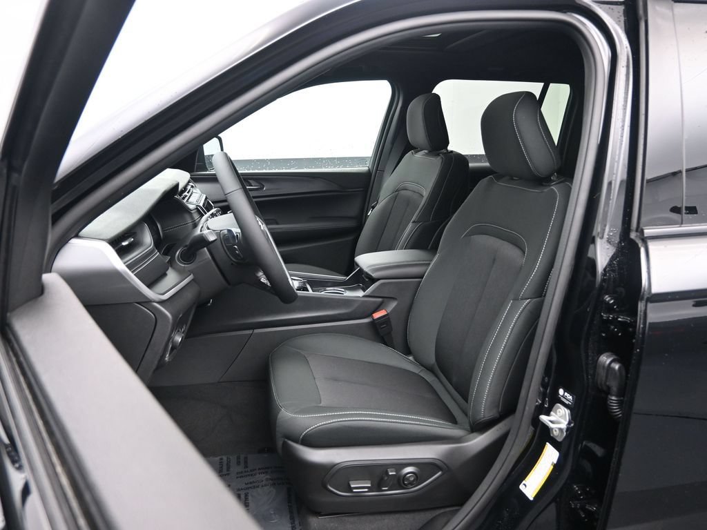 New 2026 Jeep Grand Cherokee Laredo X AWD/4WD image 26