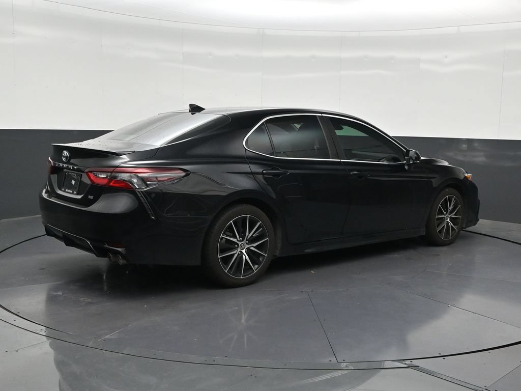 Used 2022 Toyota Camry SE w/ Audio Upgrade Package FWD image 5