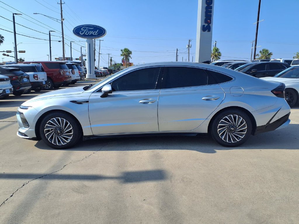 Used 2025 Hyundai Sonata Limited FWD image 5