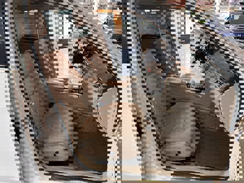 Used 2014 Mercedes-Benz E 350 4MATIC Sedan image 28