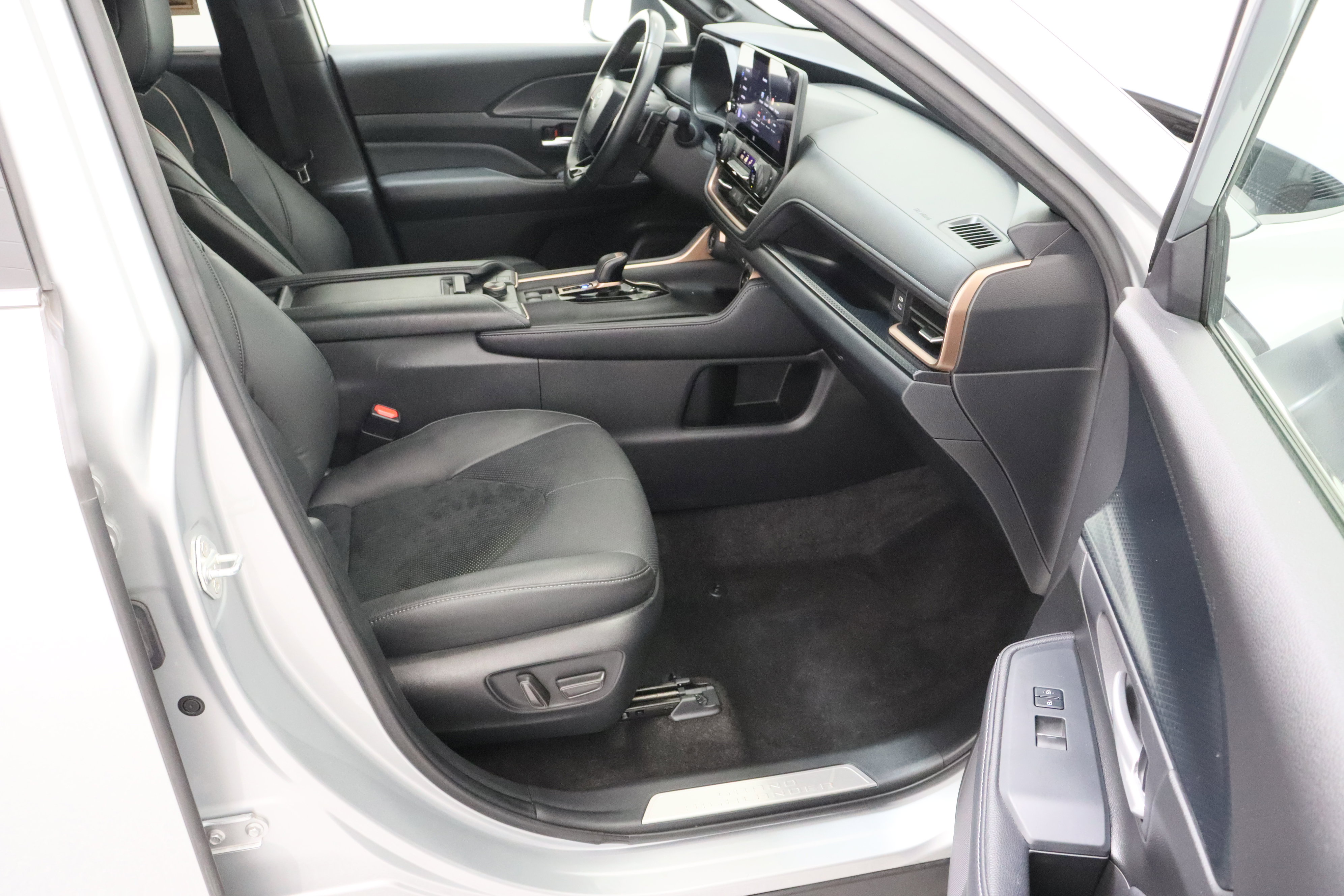 Used 2024 Toyota Grand Highlander AWD Hybrid image 40