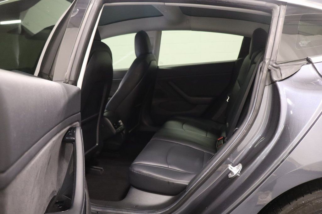 Used 2018 Tesla Model 3 Mid Range image 13