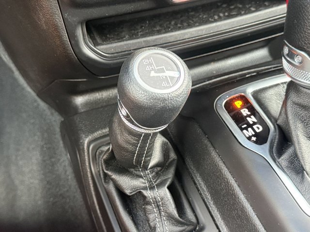 Used 2026 Jeep Wrangler Unlimited Sahara AWD/4WD image 24