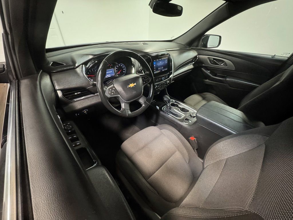 Used 2023 Chevrolet Traverse LT video 2