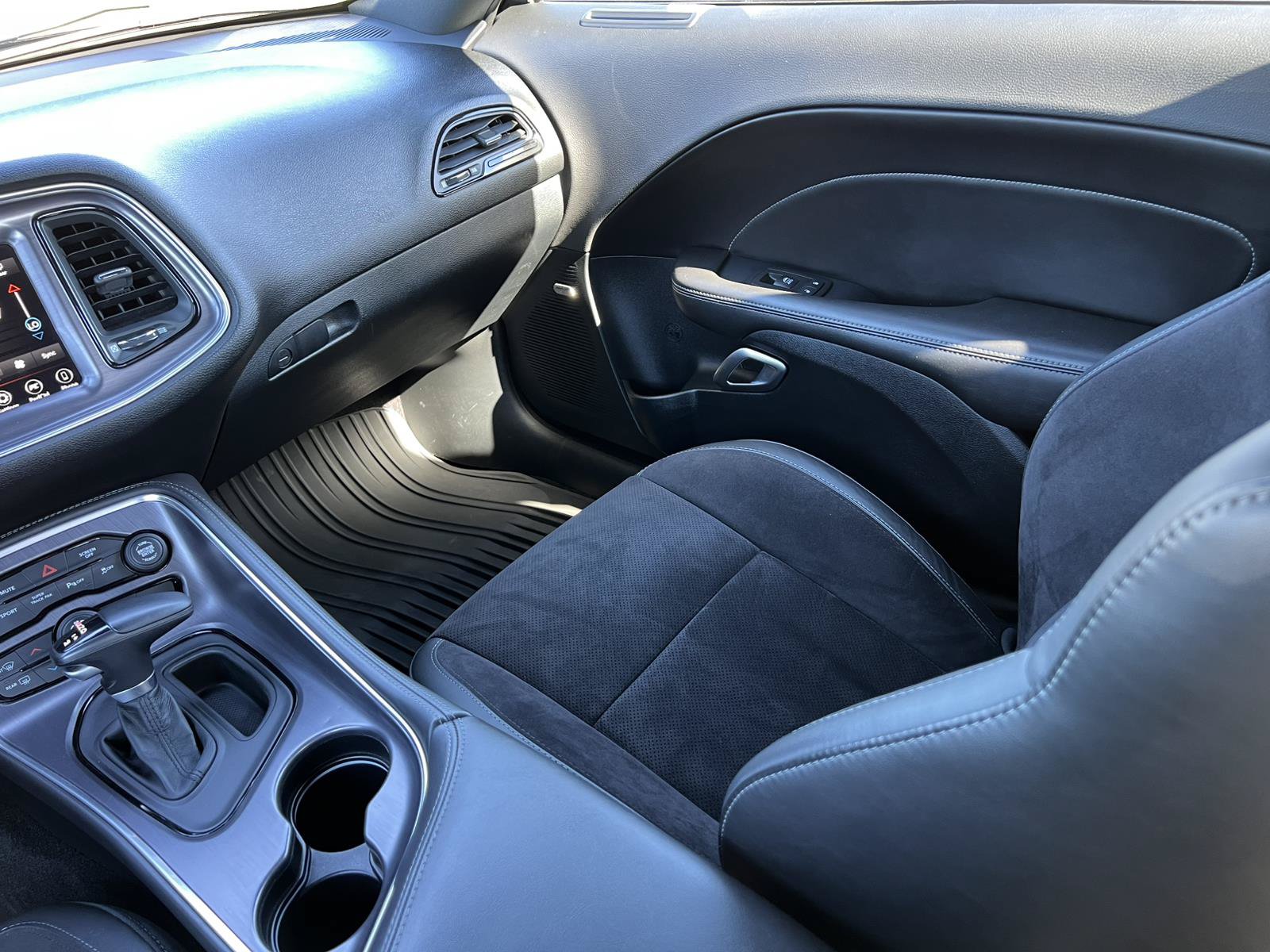 Used 2018 Dodge Challenger R/T Plus RWD image 37