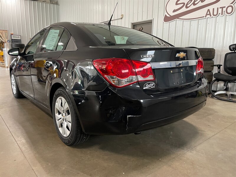 Used 2014 Chevrolet Cruze LS FWD image 3