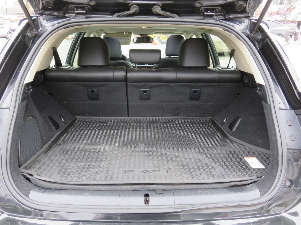 Used 2017 Lexus CT 200h Base 4dr Hatchback w/ Navigation System Package image 24