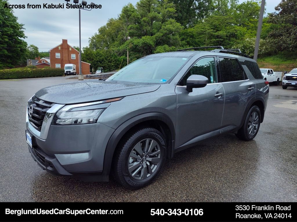 Used 2024 Nissan Pathfinder SV w/ SV Premium Package AWD/4WD image 8