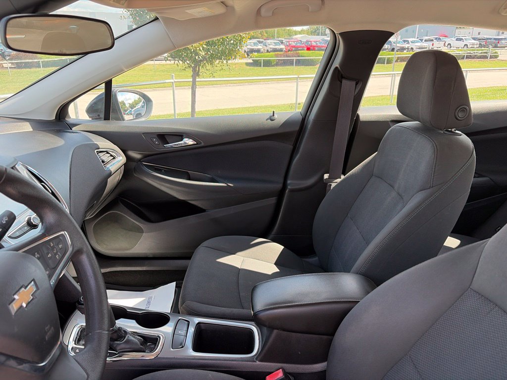 Used 2017 Chevrolet Cruze LT FWD image 41