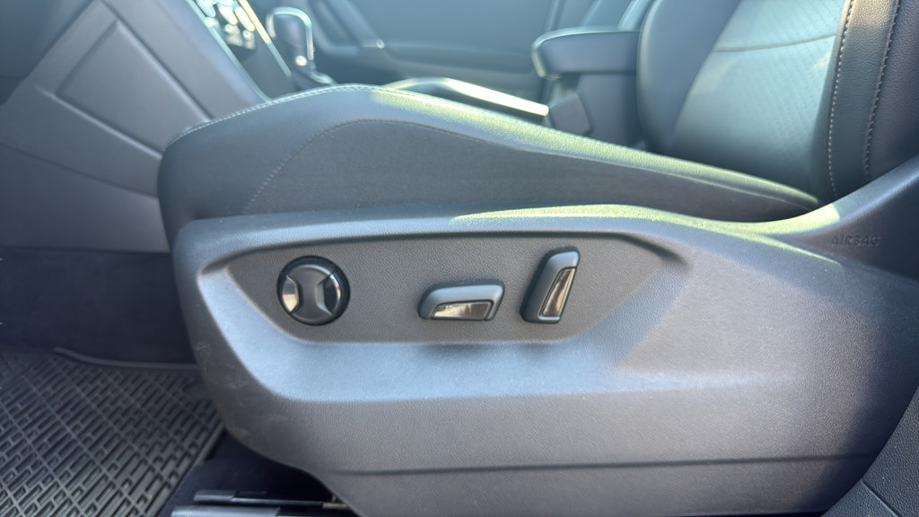 Used 2018 Volkswagen Tiguan SEL AWD/4WD image 22