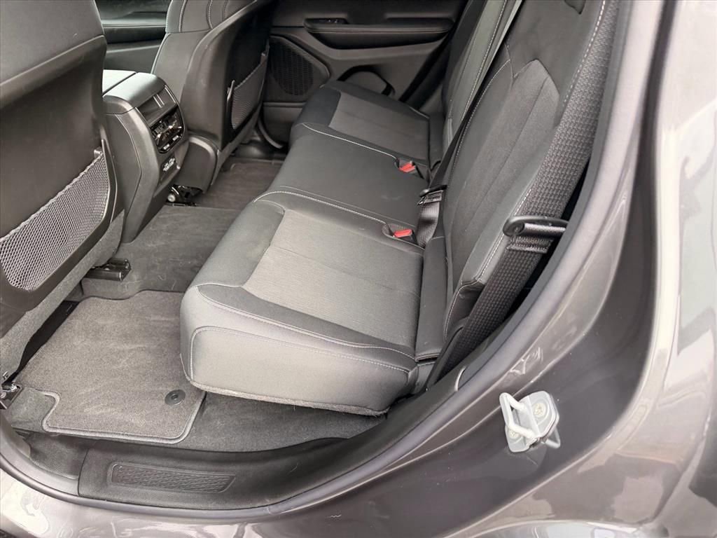 Used 2025 Jeep Grand Cherokee Laredo w/ Luxury Tech Group I AWD/4WD image 11