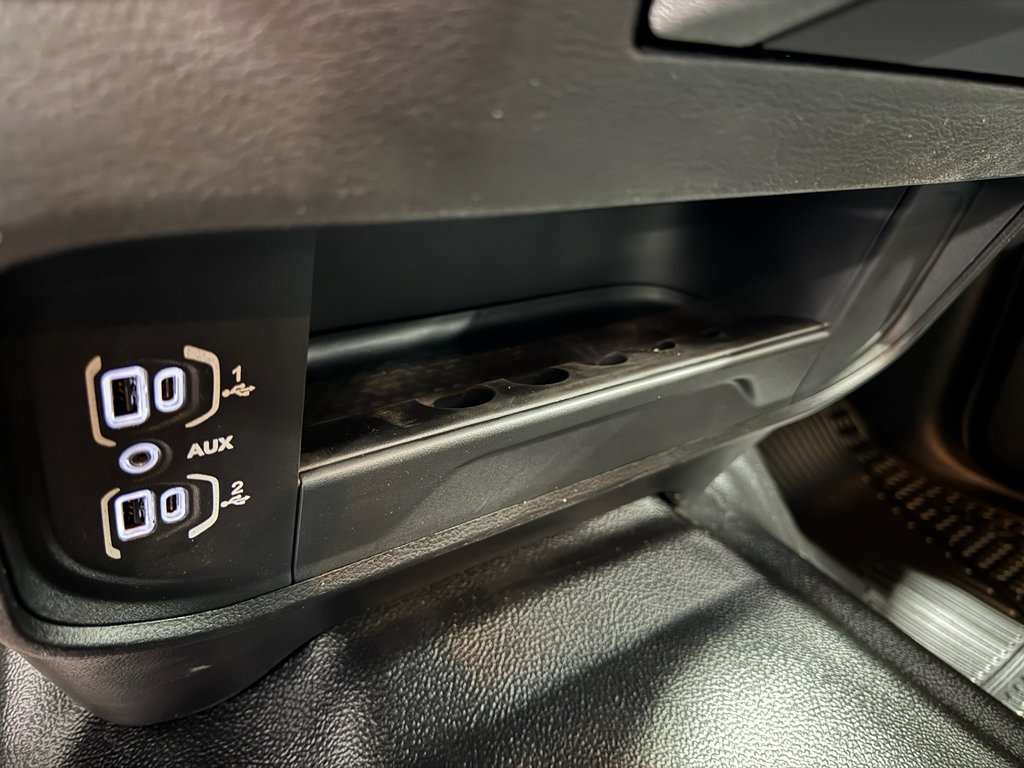 New 2024 RAM 2500 Tradesman AWD/4WD image 32