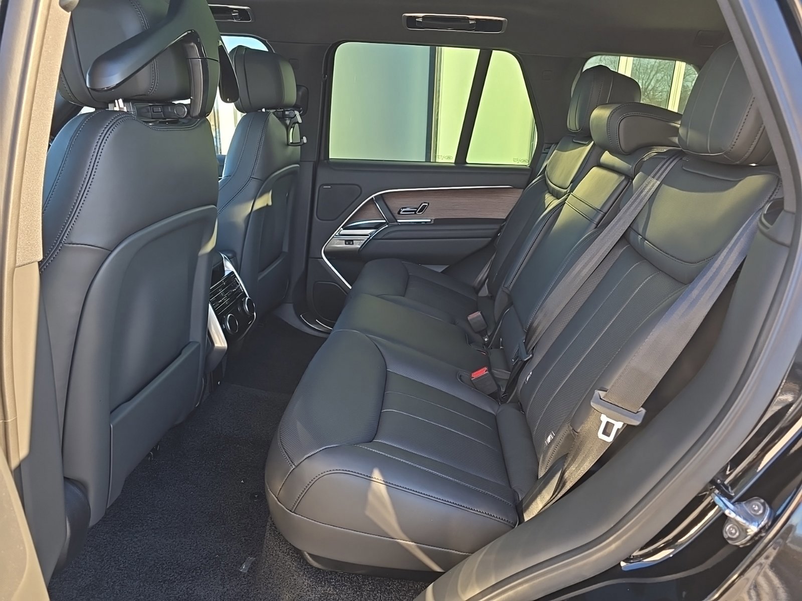 New 2026 Land Rover Range Rover SE image 8