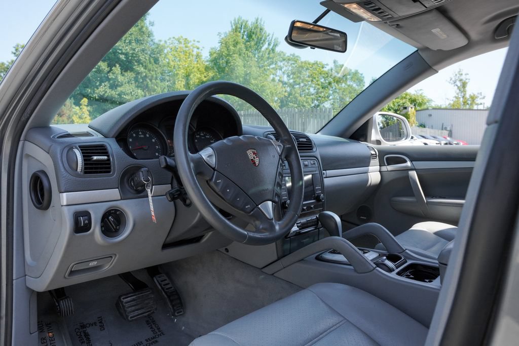 Used 2006 Porsche Cayenne AWD/4WD image 11