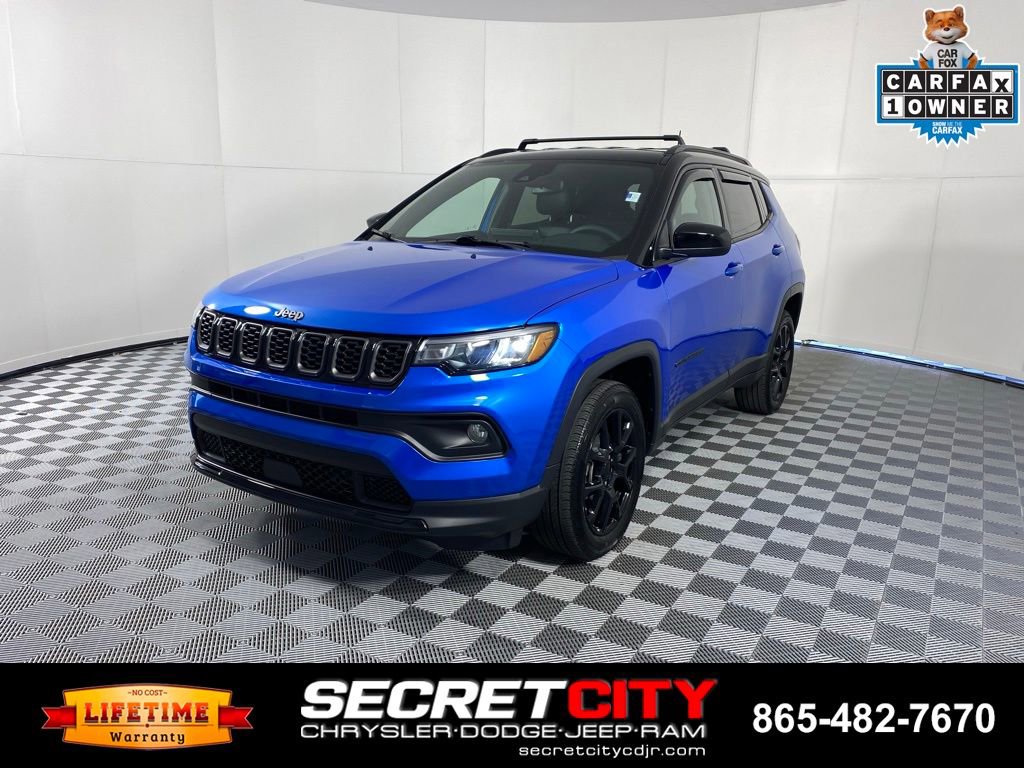 Used 2024 Jeep Compass Latitude w/ Convenience Group AWD/4WD image 3