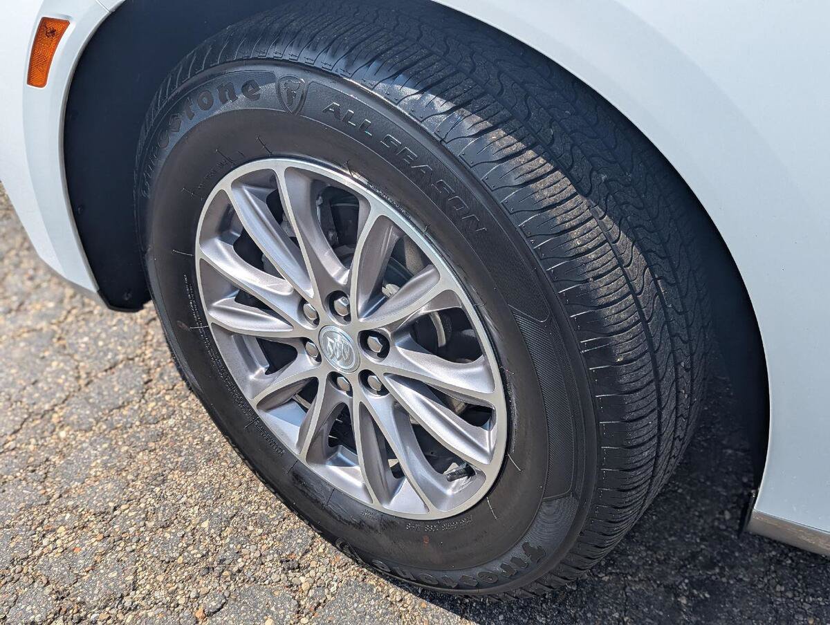 Used 2022 Buick Enclave Premium FWD image 34