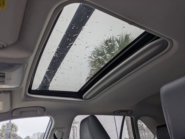 Used 2022 Toyota RAV4 XLE Premium image 21