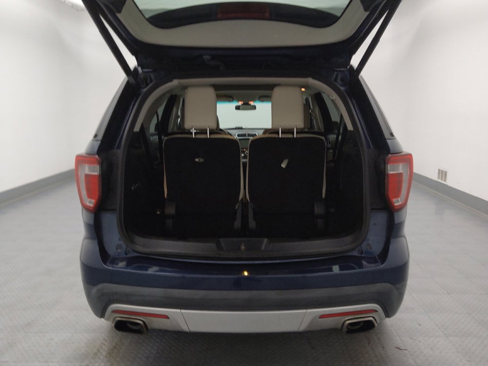 Used 2017 Ford Explorer Platinum image 29