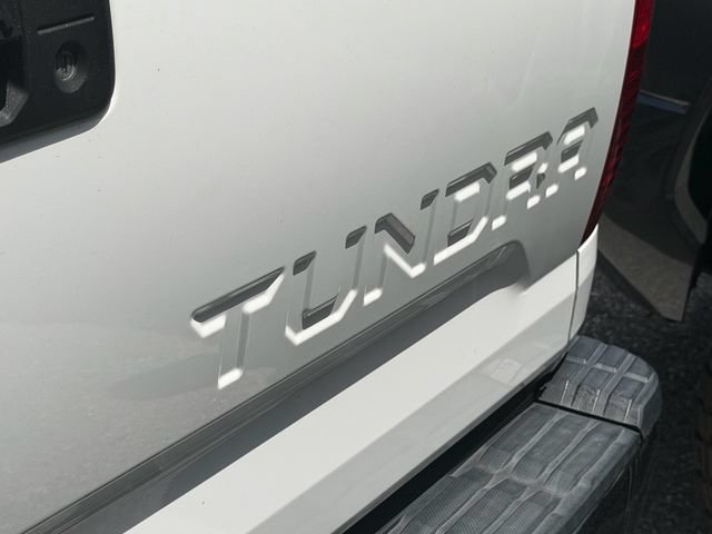 Used 2018 Toyota Tundra SR5 w/ SR5 Upgrade Package RWD image 8