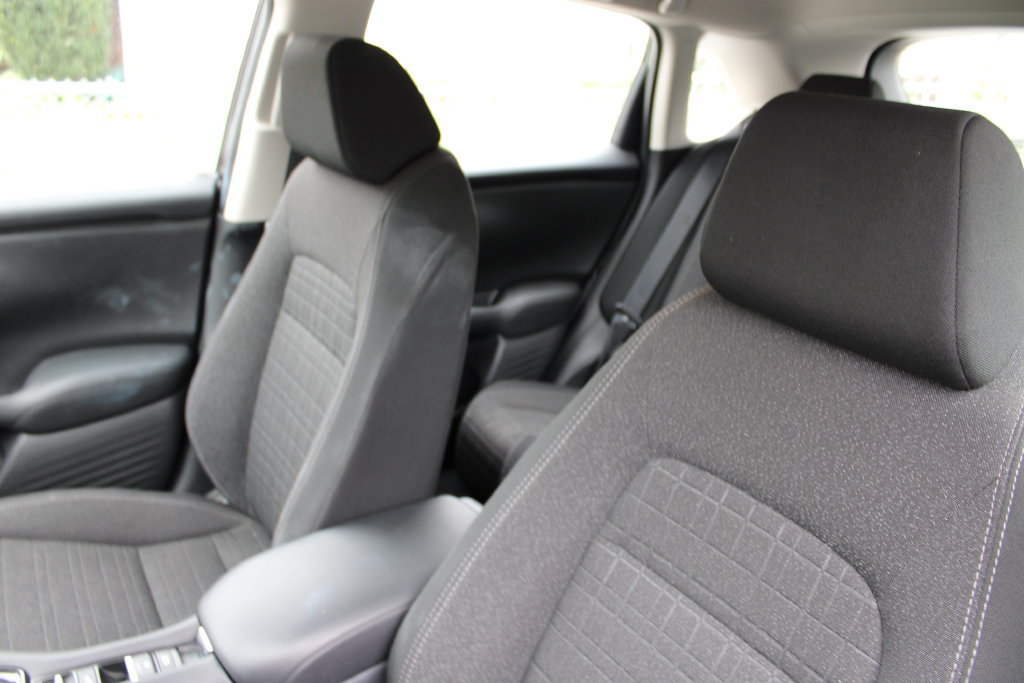 Used 2025 Honda HR-V LX image 9