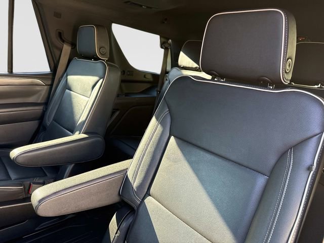 Used 2022 GMC Yukon SLT w/ SLT Premium Package AWD/4WD image 17