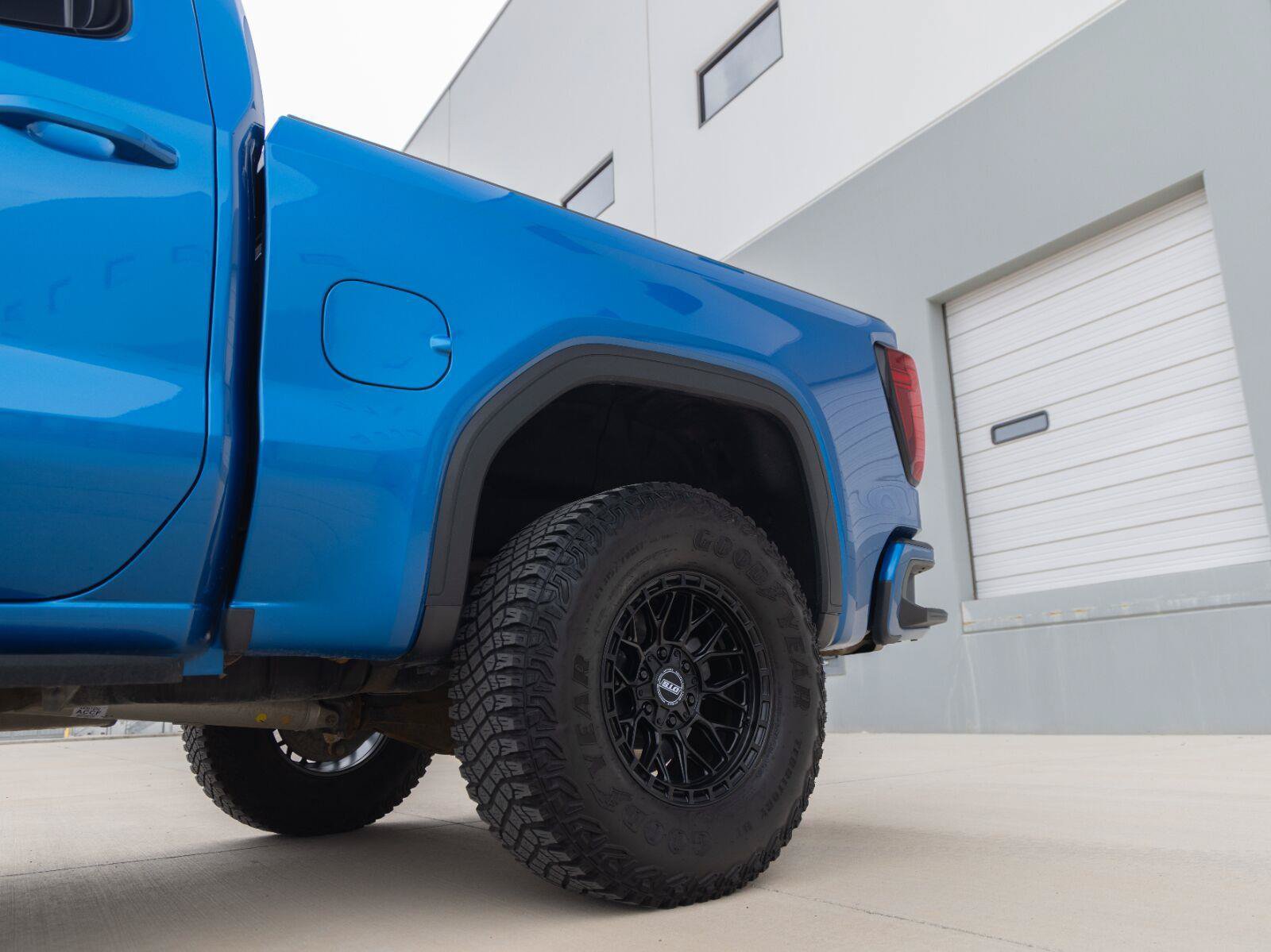 Used 2024 GMC Sierra 1500 AT4 w/ Technology Package AWD/4WD image 10