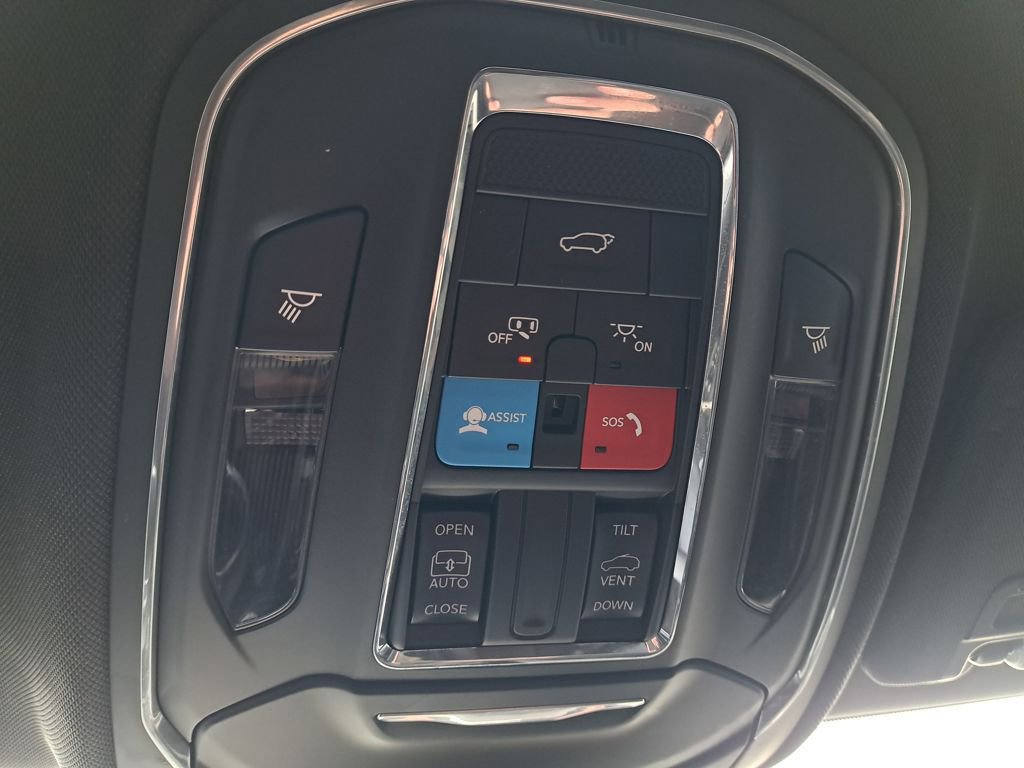 Used 2023 Jeep Grand Cherokee Altitude image 26