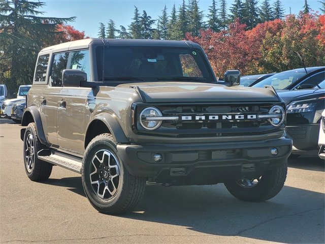 New 2025 Ford Bronco Outer Banks