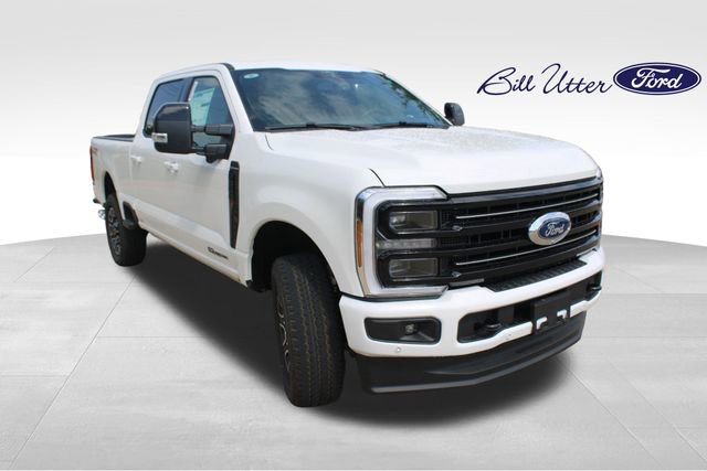 New 2025 Ford F350 Platinum w/ FX4 Off-Road Package image 2