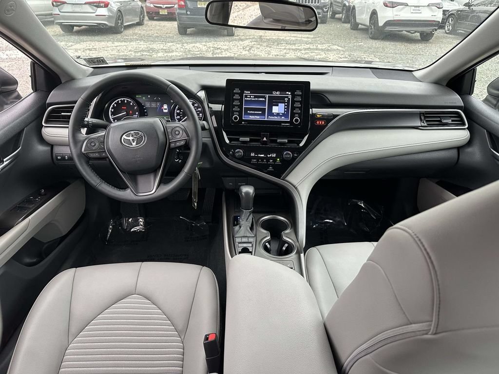 Used 2023 Toyota Camry SE w/ Cold Weather Package AWD/4WD image 11