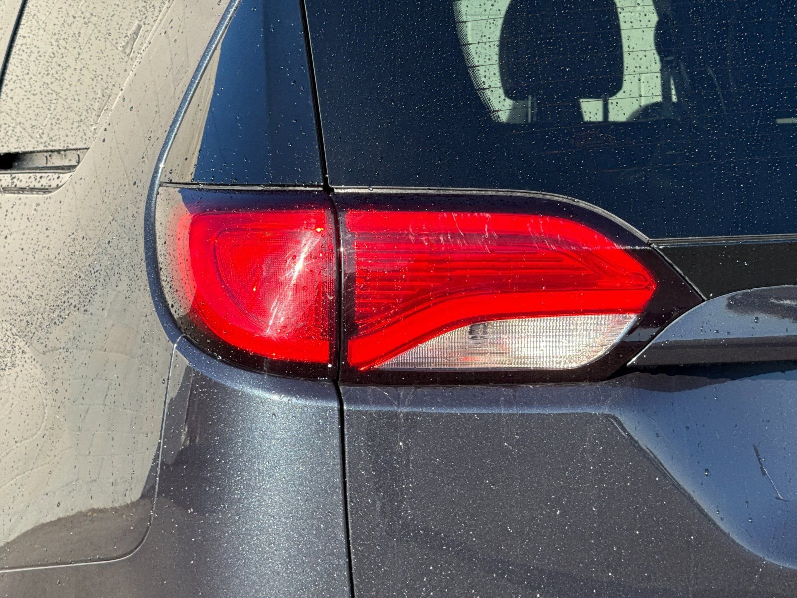 Used 2020 Chrysler Pacifica Touring-L w/ S Appearance Package image 31