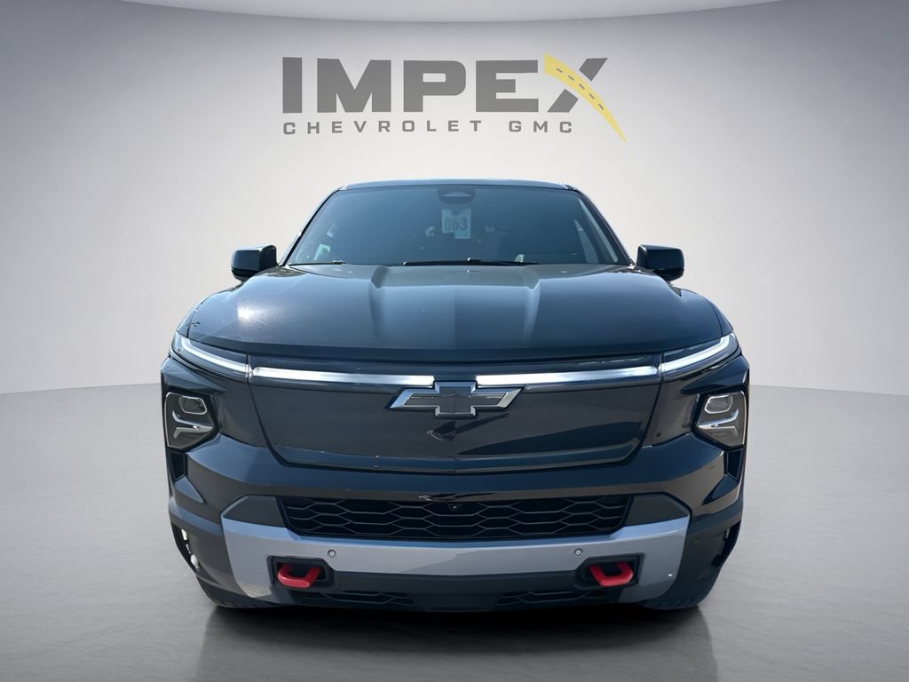 Used 2026 Chevrolet Silverado EV Trail Boss AWD/4WD image 7