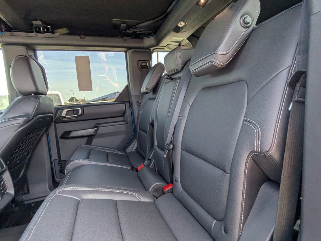 New 2025 Ford Bronco Badlands image 14