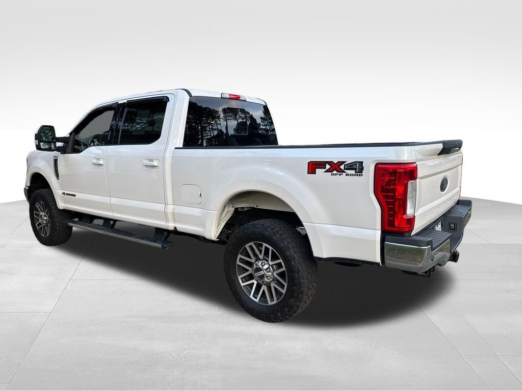 Used 2017 Ford F250 Lariat w/ Lariat Value Package AWD/4WD image 3
