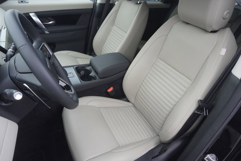 Used 2025 Land Rover Discovery Sport S image 20
