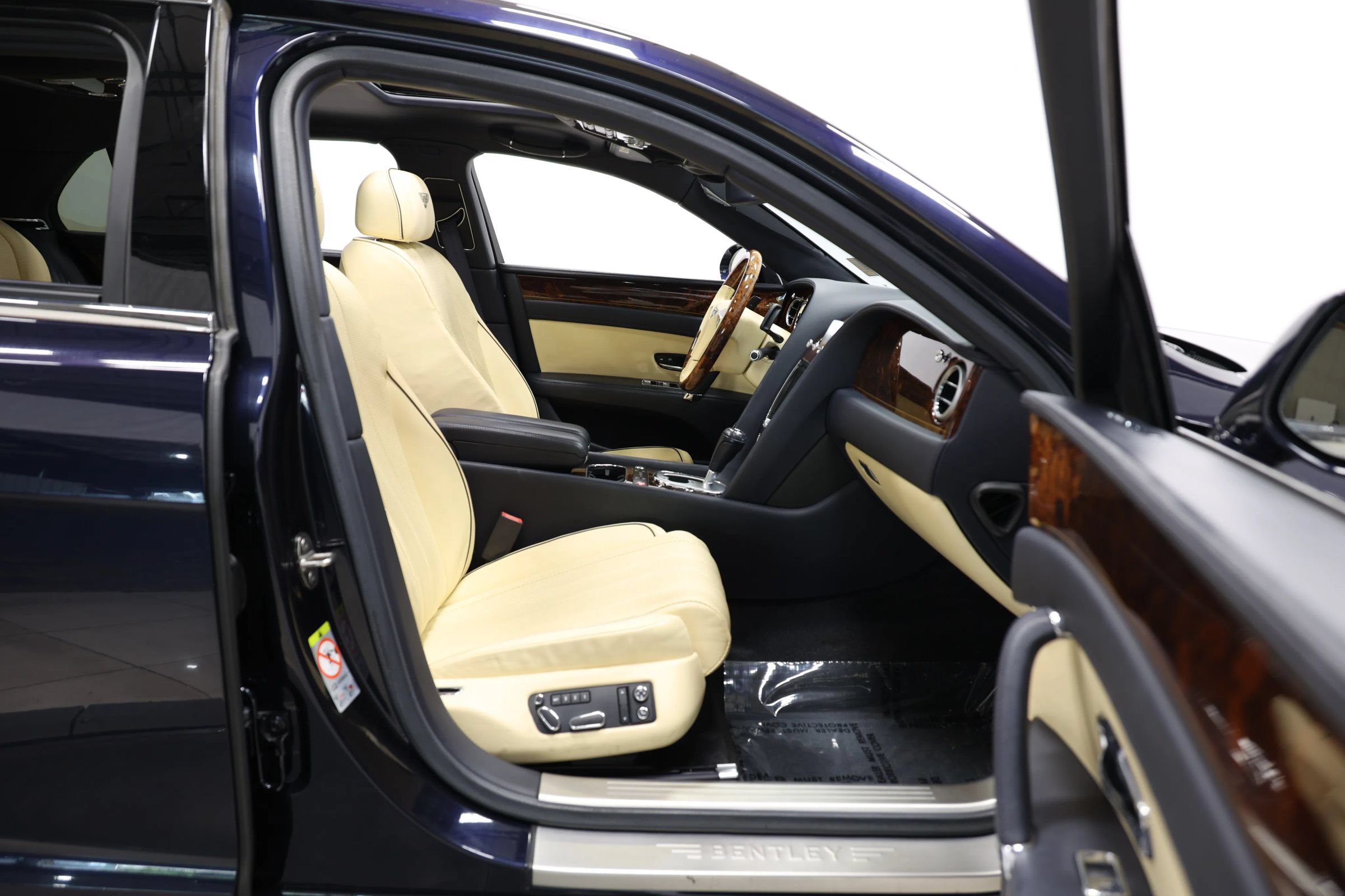 Used 2015 Bentley Flying Spur V8 AWD/4WD image 87