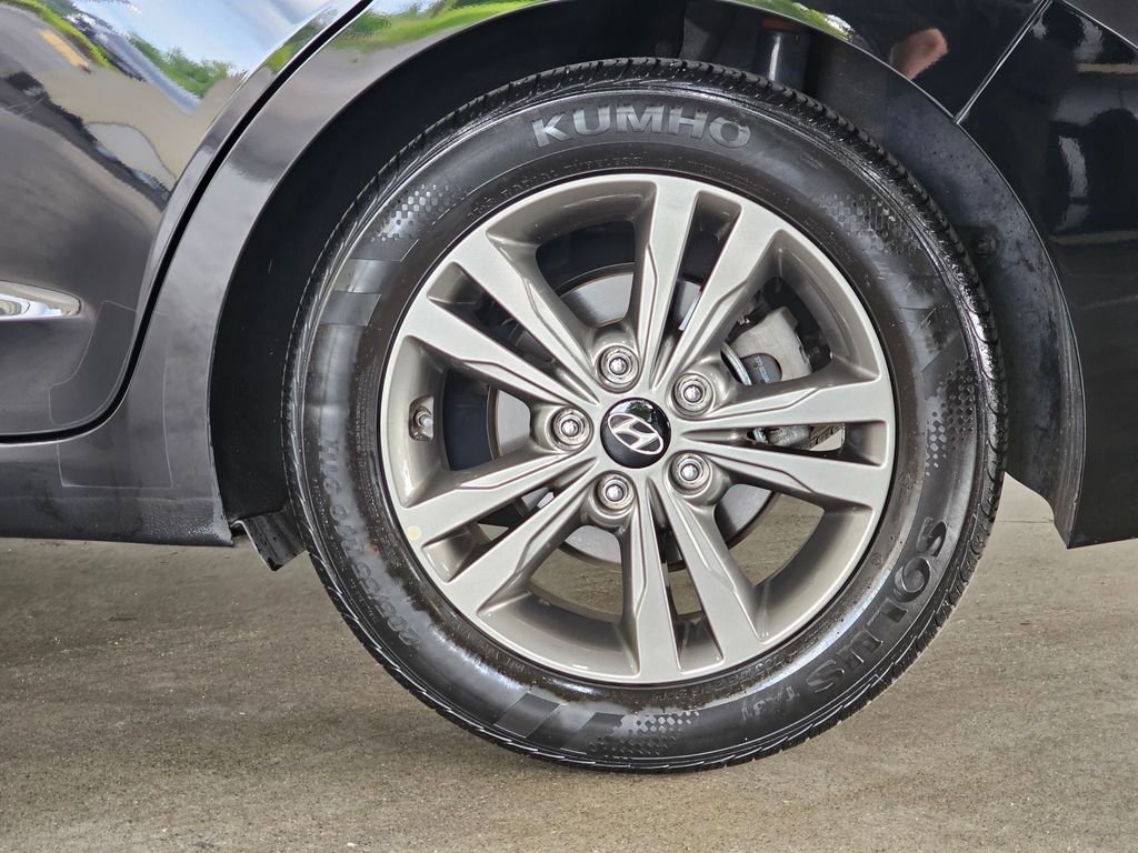 Used 2018 Hyundai Elantra SEL FWD image 8