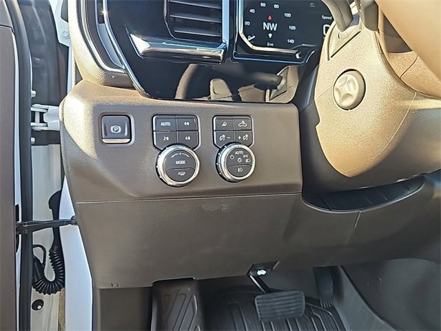 New 2025 GMC Sierra 1500 SLT image 13