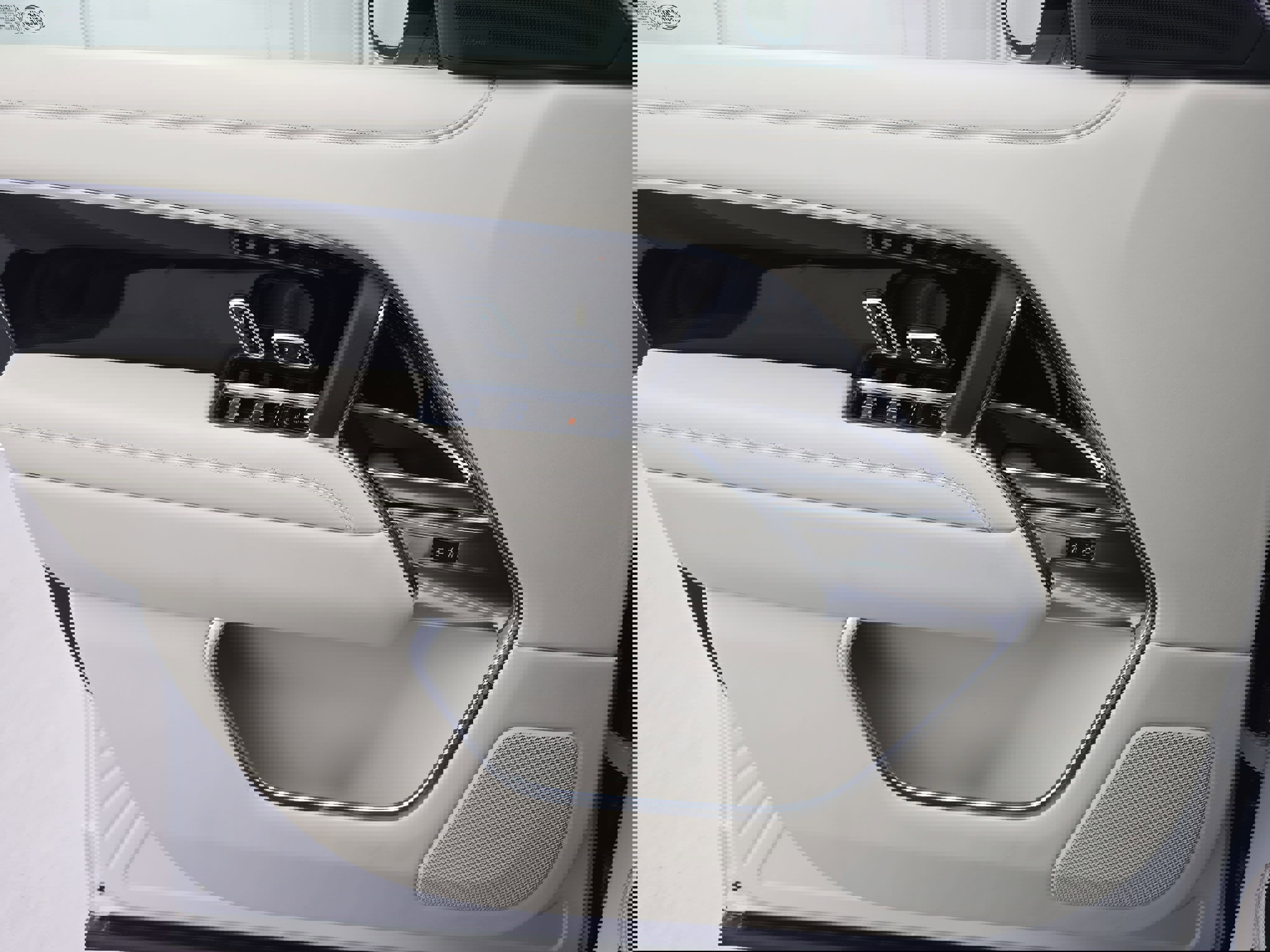 Used 2025 Land Rover Range Rover SE image 27