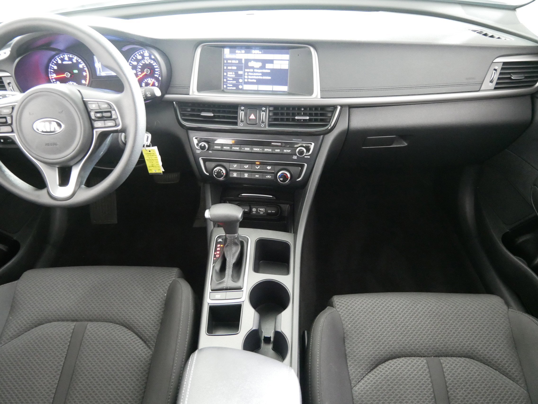 Used 2018 Kia Optima LX w/ 17" Alloy Wheels Package image 10