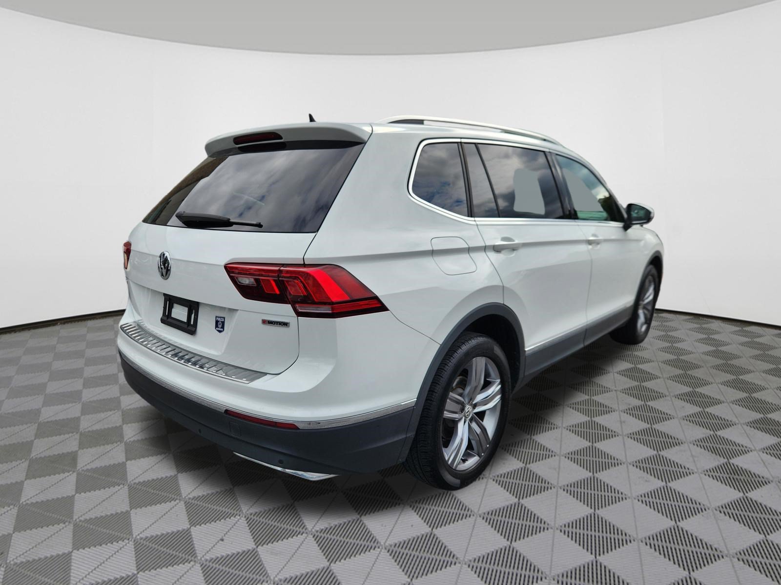 Used 2021 Volkswagen Tiguan SEL AWD/4WD image 4